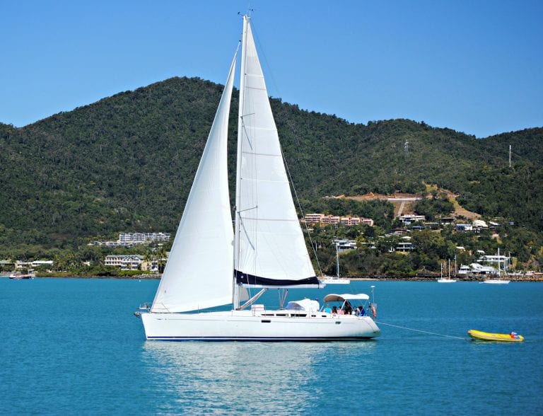 Encore 142_Sailing_June 2016.JPG Charter Yachts Australia