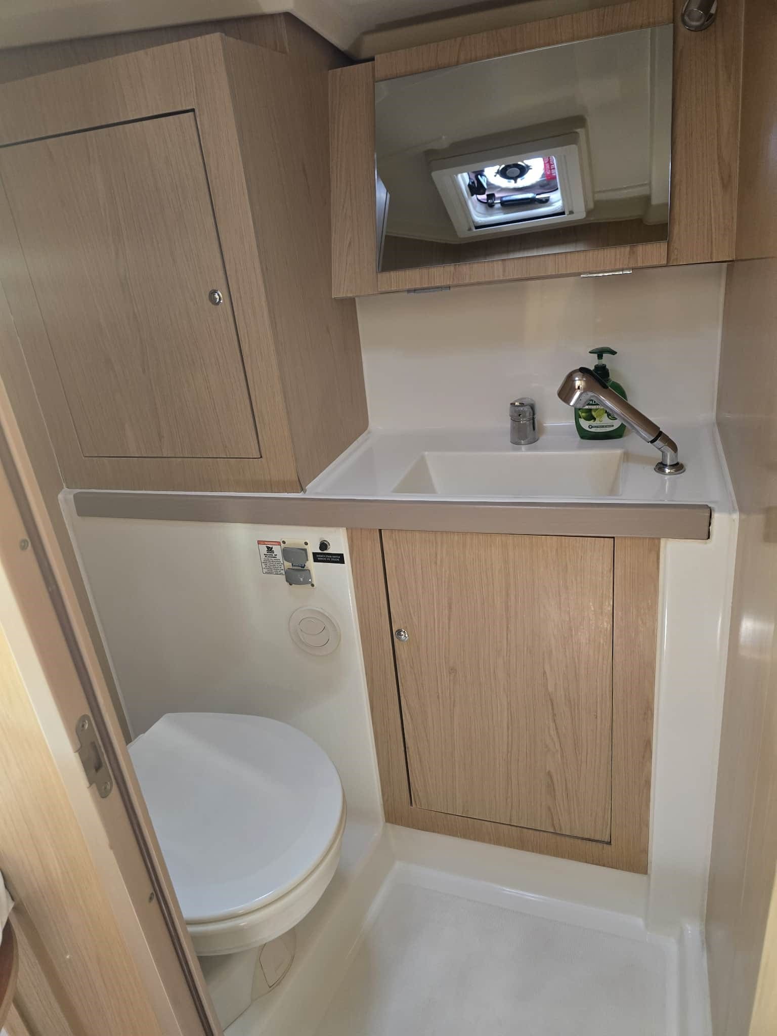 “Bella Breeza” Beneteau 41.1