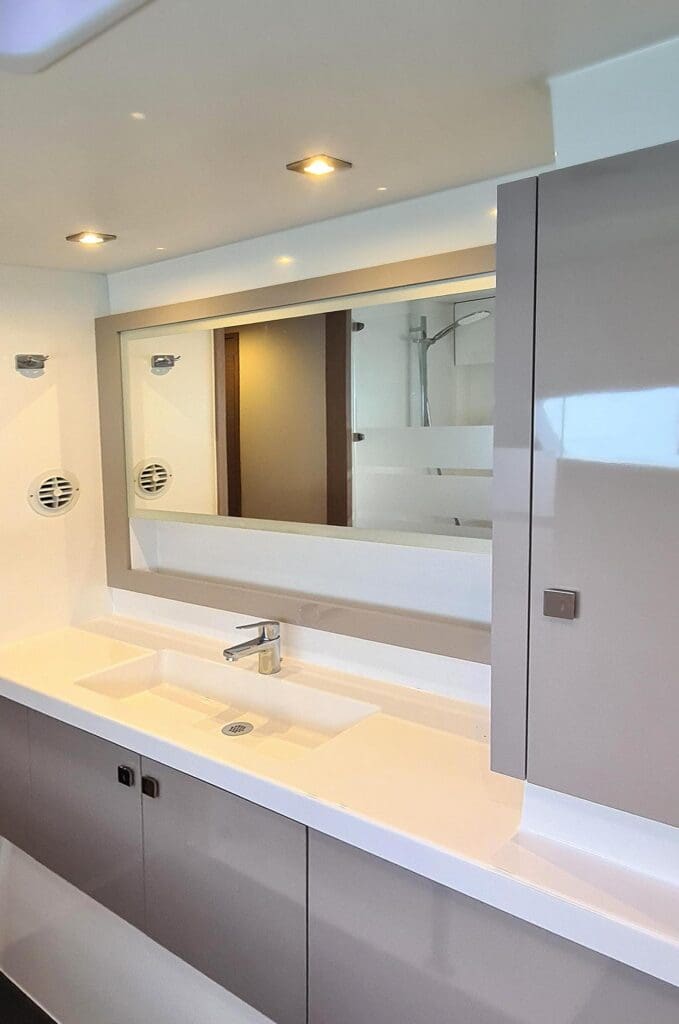 “Chrissy” 42 Fountaine Pajot Astrea