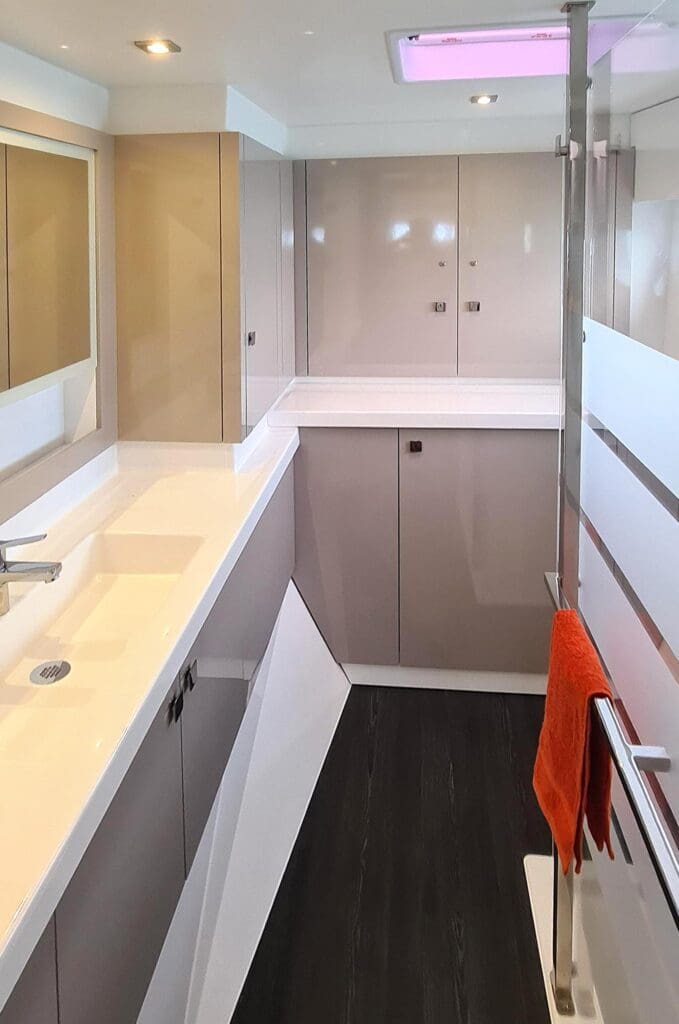 “Chrissy” 42 Fountaine Pajot Astrea
