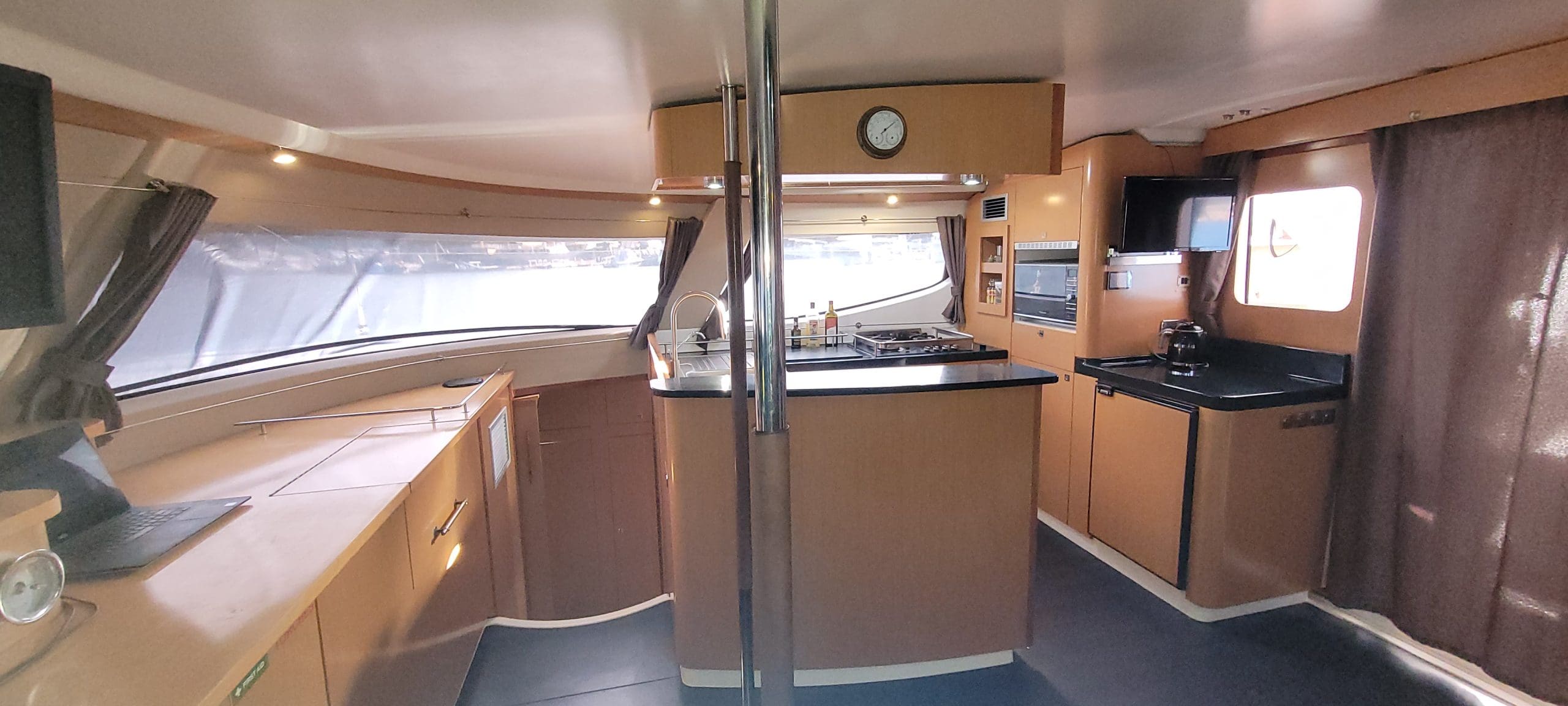 “Prime Time” Fountaine Pajot Salina